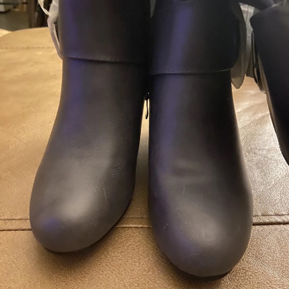 Time and Tru Wedge Womens Size 6 Winter Boots Gray.